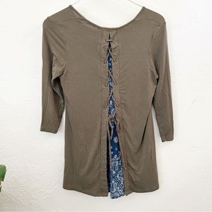 Signature Studio Lace-Up Back Bandanna Print Shirt Size S